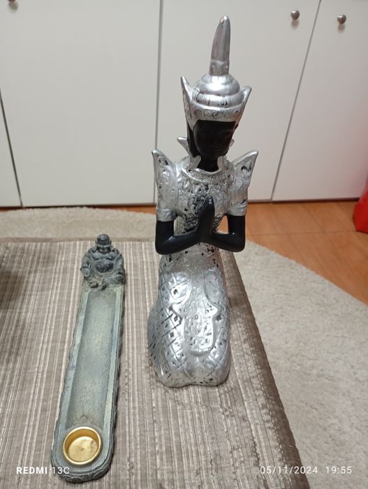 Estatuetas em louça