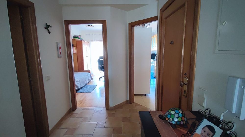 Apartamento T2 com garagem fechada