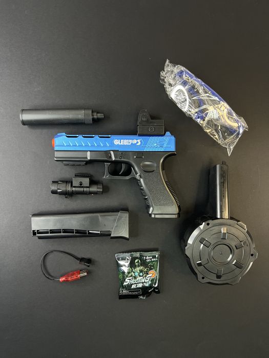 Пістолет Glock 17 з лазером, прицілом та 3 магазинами різної ємності