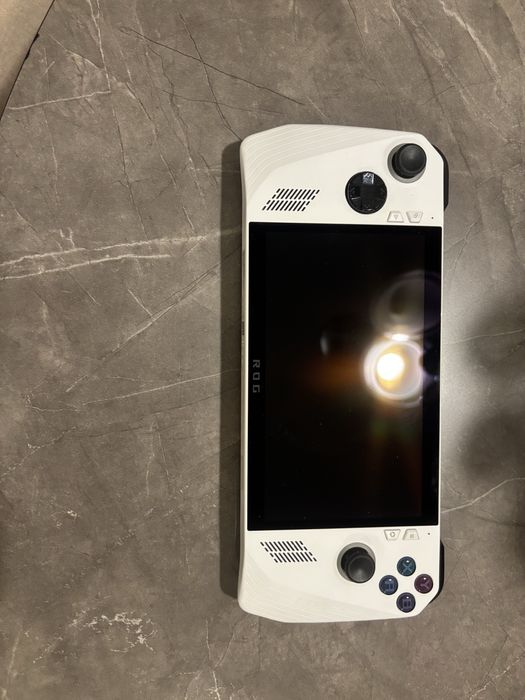 Konsola Asus rog Ally - jak nowa