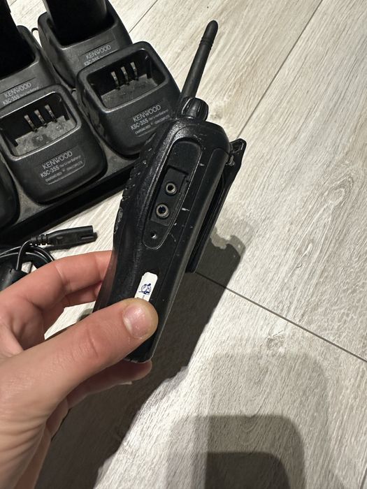 Zestaw radiotelefonów Kenwood + ładowarka na 6 sztuk