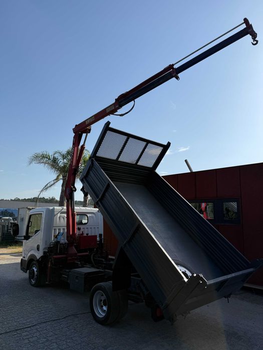 Carrinha Nissan cabstar com grua e báscula
