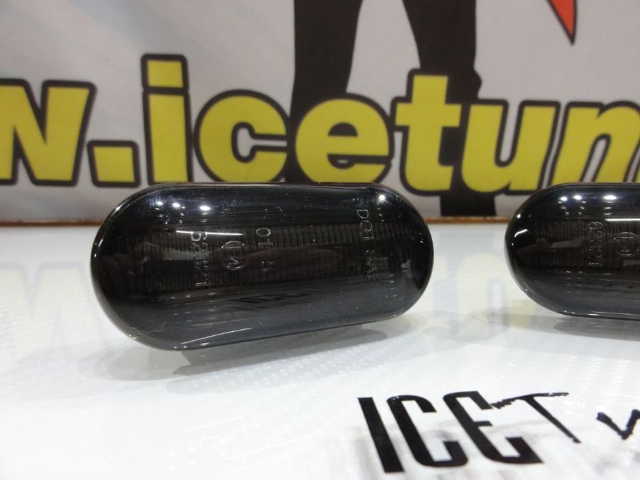 Pisca farolins laterais led dinâmico fundo preto VW Bora, Golf 3, Golf 4, Lupo, Passat 35i, 3B, Passat 3BG, Polo 6N, 6N2, 9N, 9N2, Caddy, Sharan,