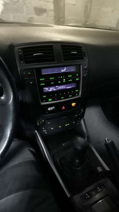 Авто Lexus is 220