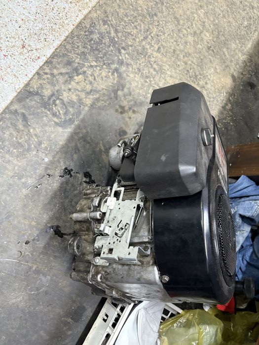 Silnik do Traktorka B&S 12hp.