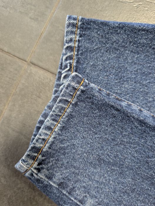 Нові джинси mom, моми