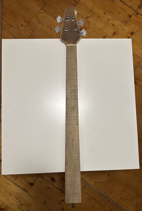 Гриф з колками для бас гітари