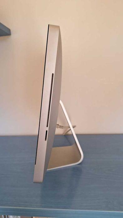 Apple iMac A1311 21.5FHD- Core i5 2.5GHz- 8GB Ram- SSD 512GB