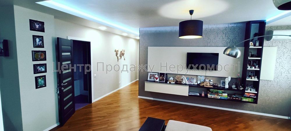 Центр Продажу Нерухомості продає 3 квартиру