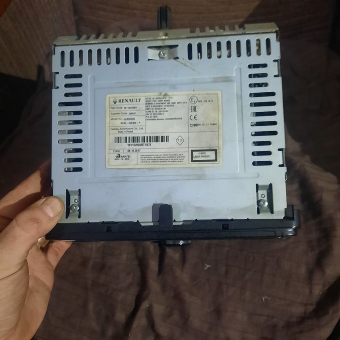 Продам оригінальний магнітофон рено