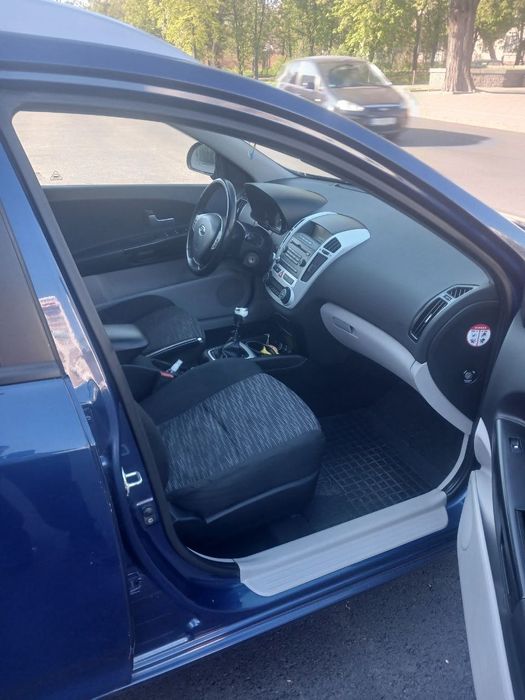 Продам машину Kia Ceed 2008