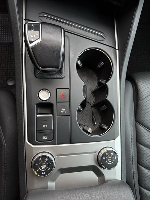 Продам Volkswagen Touareg III