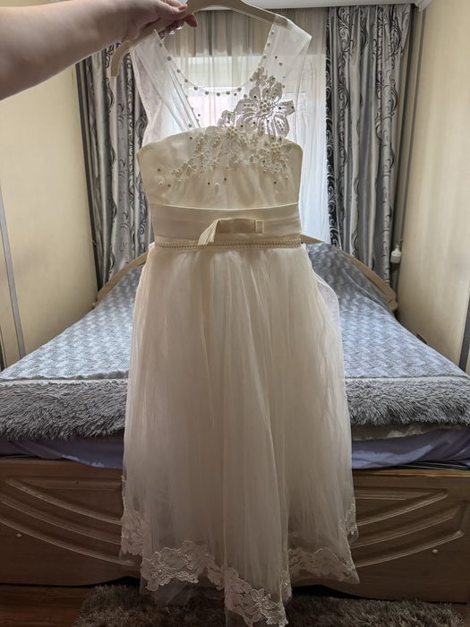 Продам дитяче плаття на перше причастя або випускний