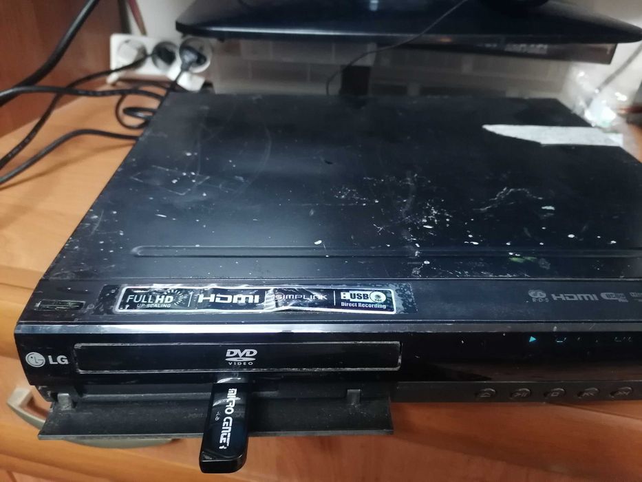 Odtwarzacz CD/DVD Amplituner LG HT805 HDMI/USB