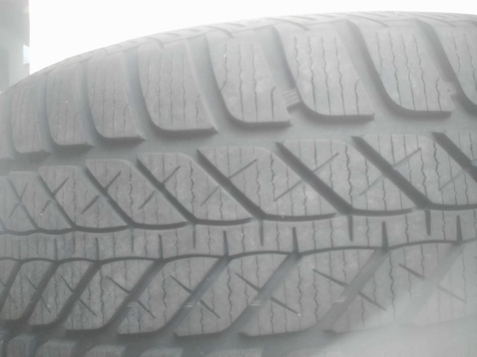 Pneus Audi A5 225 50R17 98V com muito piso