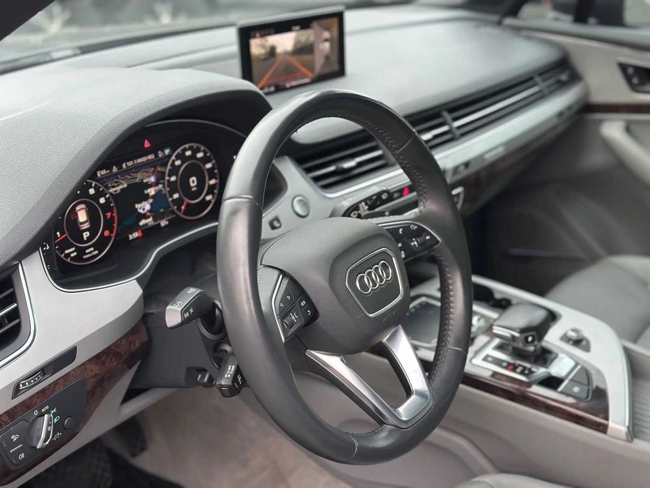 Audi Q7 2019 Premium Plus — большой премиум для семьи и путешествий