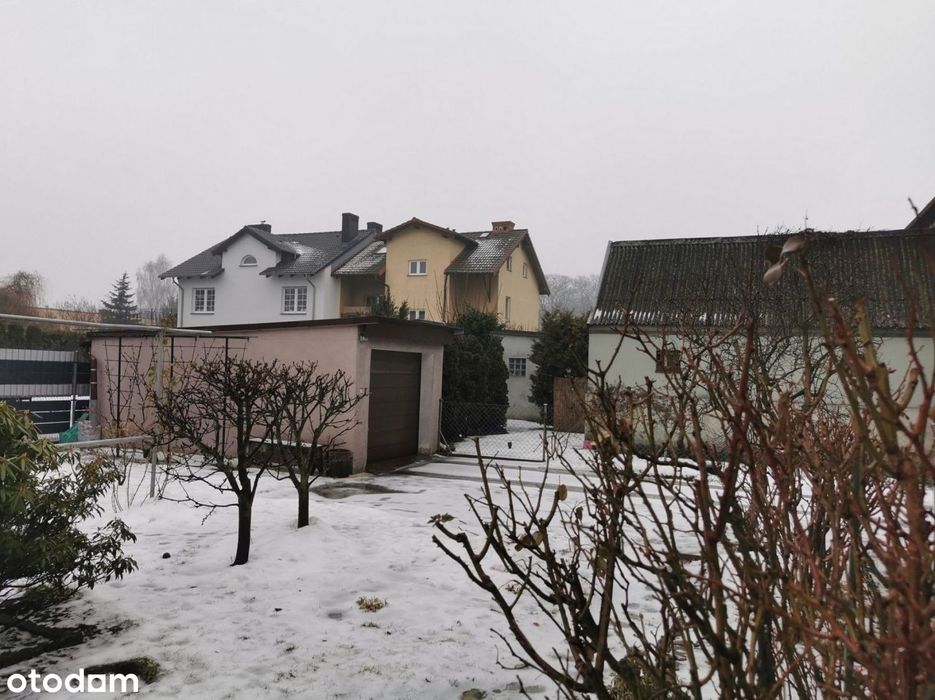 Dom z 2 mieszkaniami i garaż, ogród- Złotów (centr