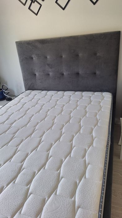 Cama de casal 150×200 cm com estrado