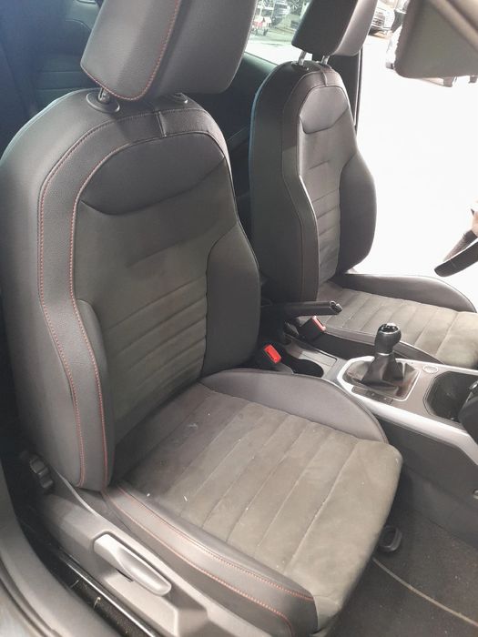 Conjunto de bancos SEAT Arona (KJ7)