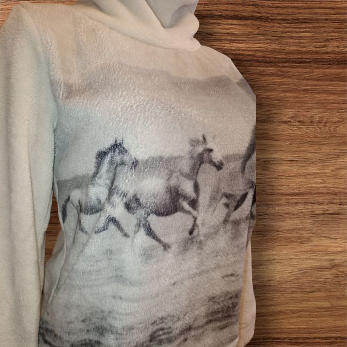 Ciepła bluza z końmi pod gardło