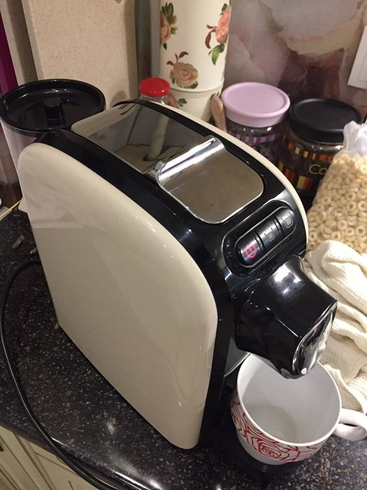 Продам кавоварку на капсули