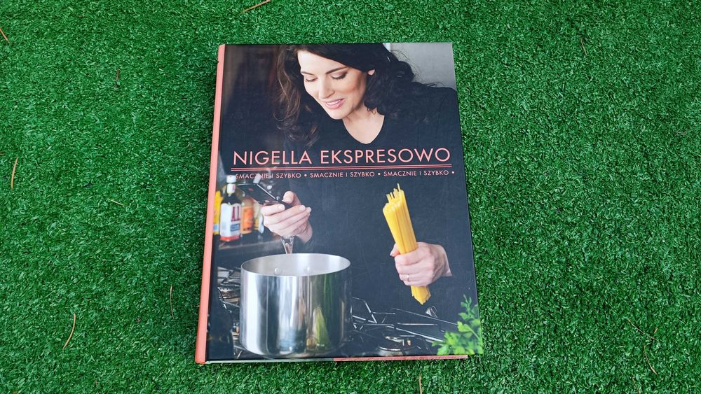 Książka Nigella ekspresowo. Obiady - Ciasta - Lawson Nigella