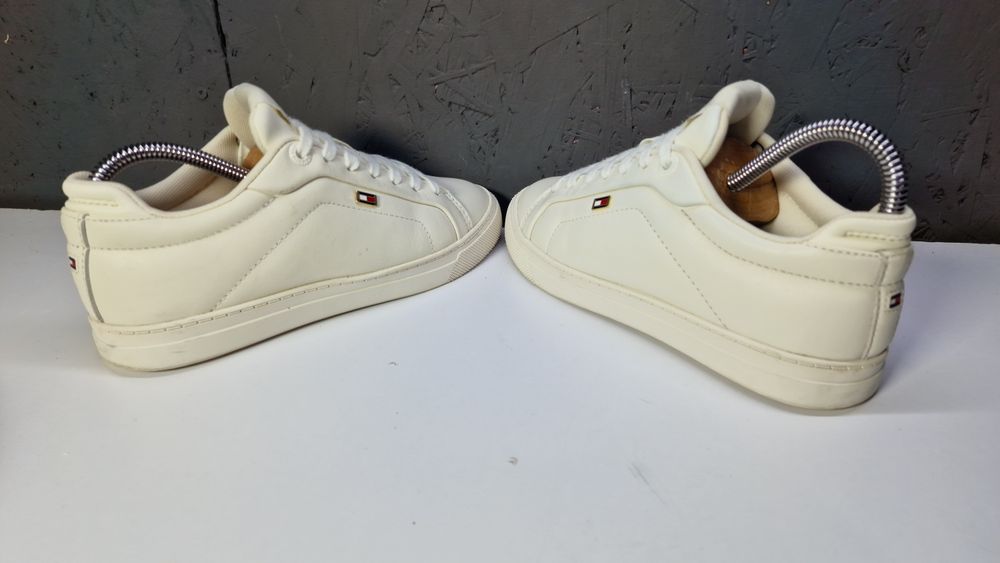 шкіряні кросівки Tommy Hilfiger. Розмір 36