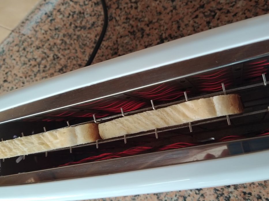 Torradeira tostadeira grelhador assadeira fritadeira casa quarto apartamento vivenda escritório gabinete carro cozinha.