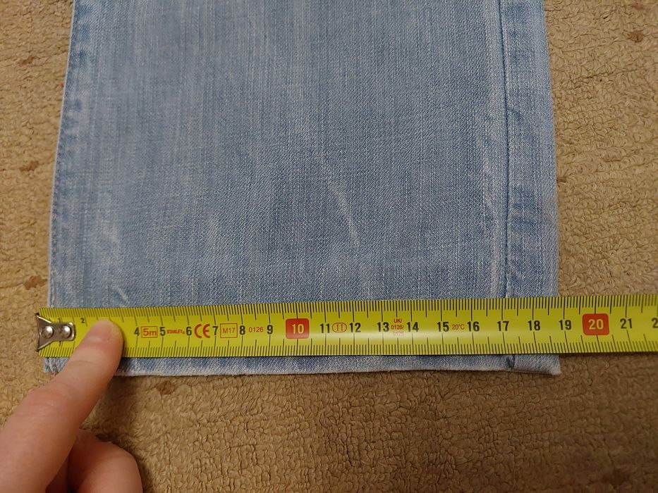 Джинсы женские прямые светлые голубые рваные рванка тертые р. S-M