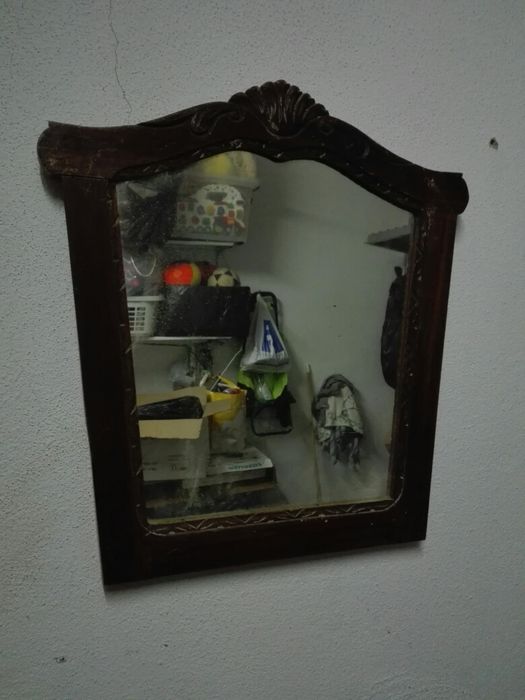 Espelho antigo em madeira