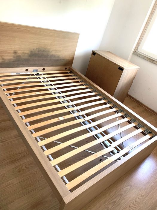 Cama IKEA MALM colchão 140x200, Castanha, Estrado Luröy