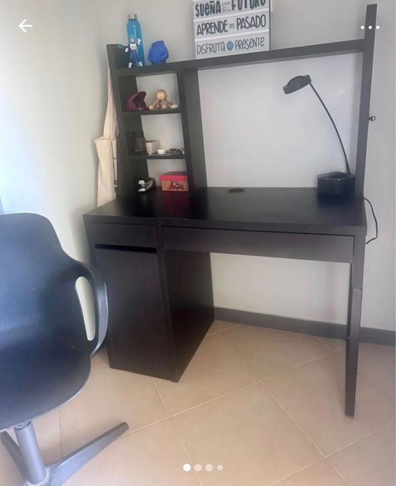 Secretaria e cadeira de estudo