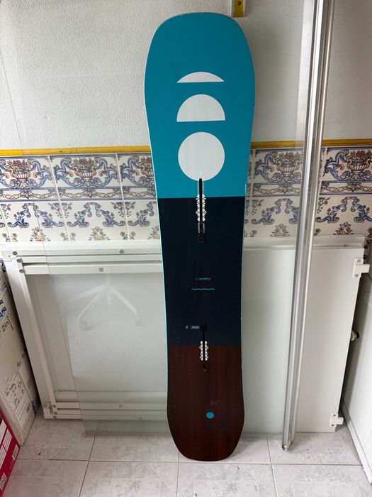 Snowboard Burton Custom 140 + fixações (para altura 155–160 cm)