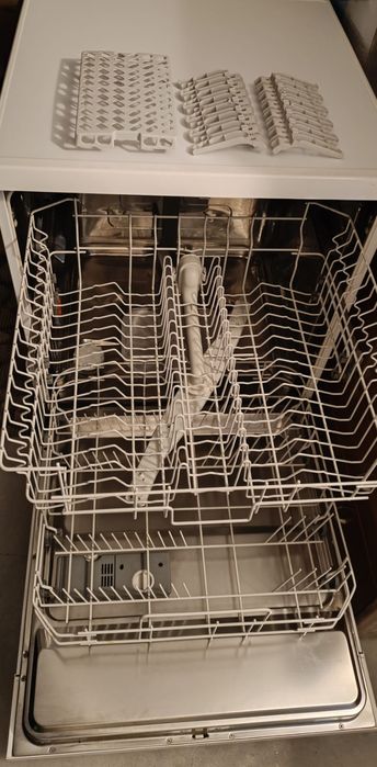 Maquina lavar loiça Zanussi ZDF211