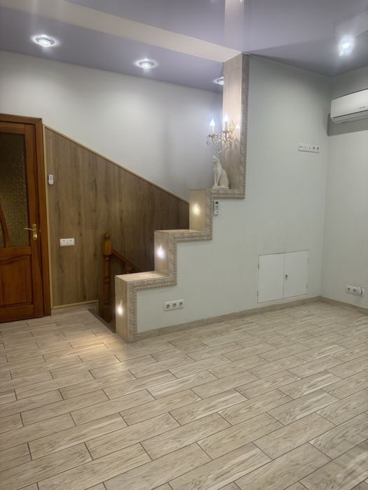 Продаж Заміський Будинок