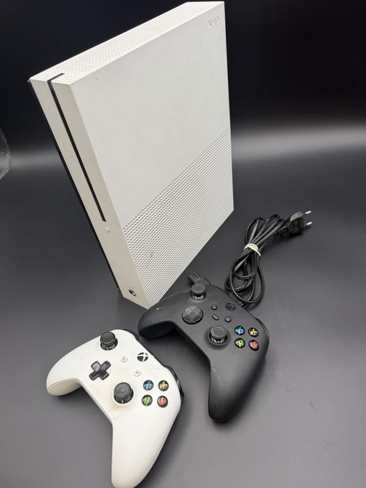 Konsola Xbox one s dwa pady