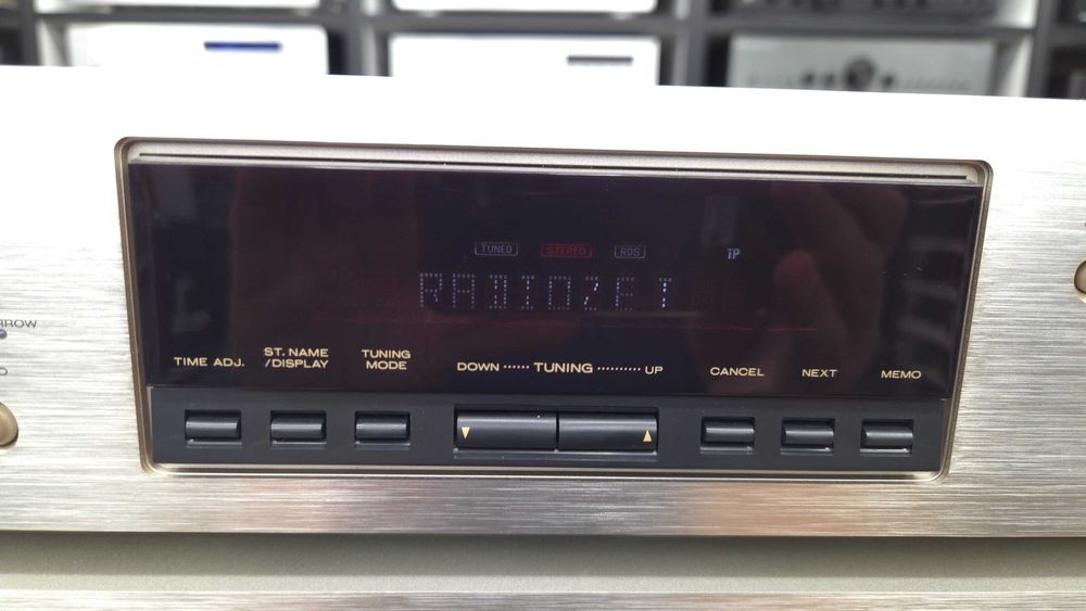 Tuner Marantz ST 6000