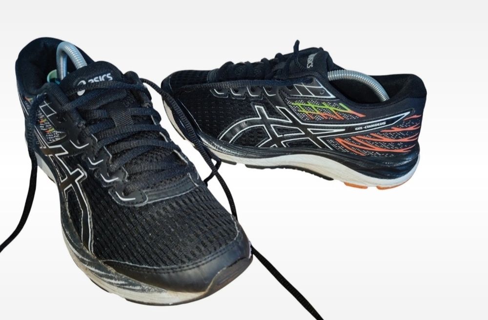 Markowe buty sportowe Asics Gel-Cumulus r 39,5 wkł25cm czarne
