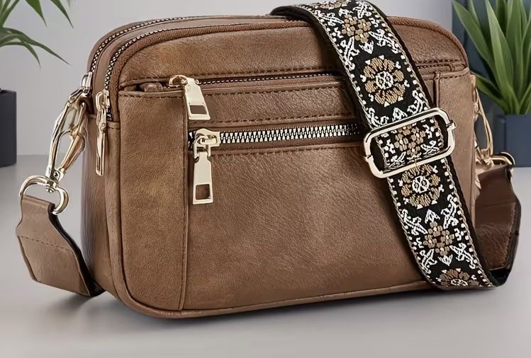 Модна жіноча сумочка