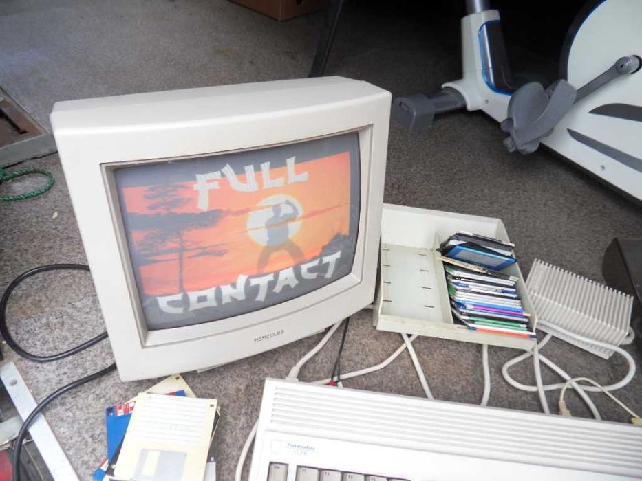 Komputer Amiga 1200 z zasilaczem - pełnosprawny - plomba fabryczna -
