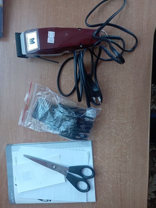 Професійна машинка для стрижки