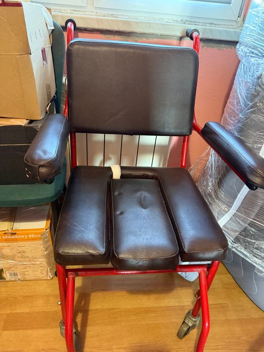 Wozek krzeselko dla osoby niepełnosprawnej