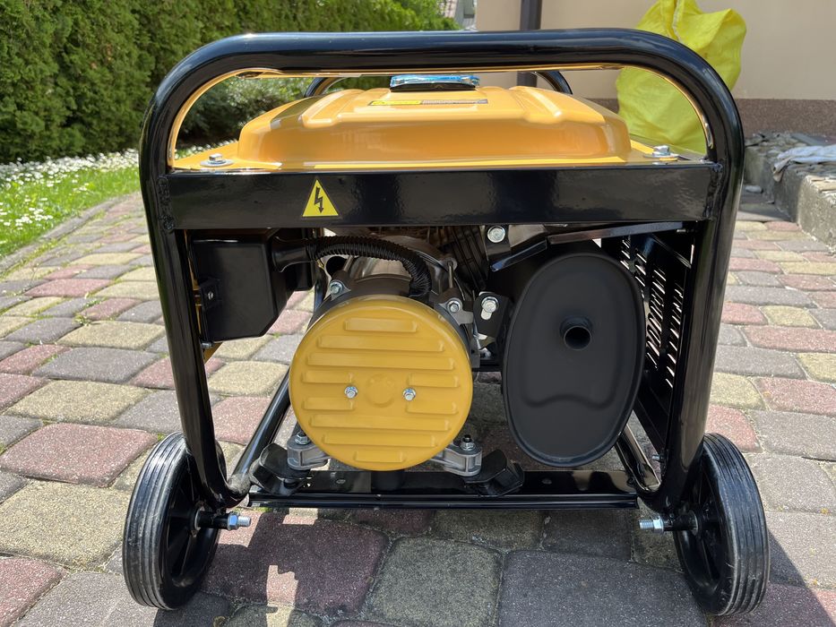 Продам генератор.