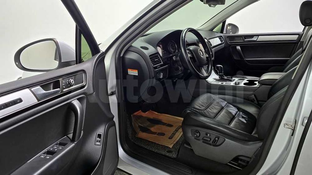 2014 Volkswagen New Touareg V6 3.0 TDI Bluemotion 7P5