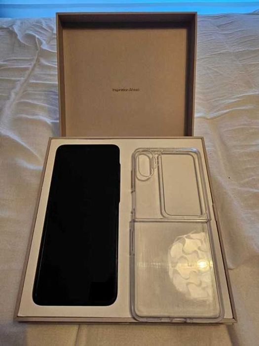 OPPO FIND N2 FLIP, em ótimo estado (capa oficial incluída)