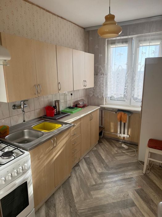 2piętro, 2 pokoje, balkon, do remontu