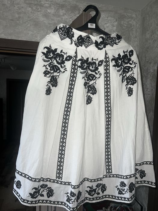 Вишита спідниця.
