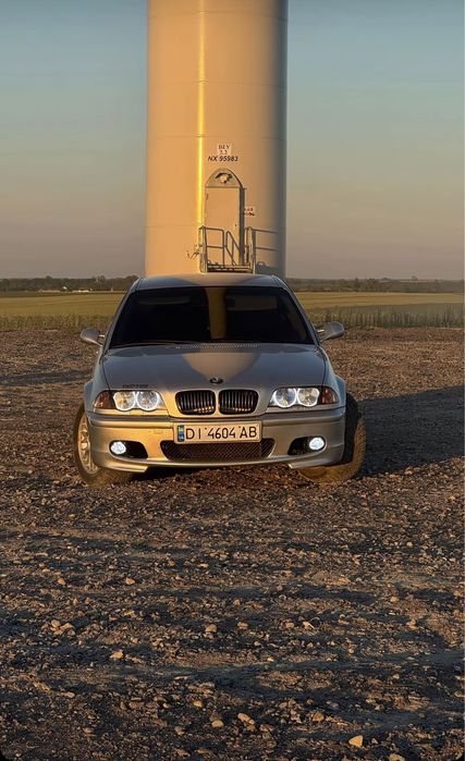 В продажі авто BMW