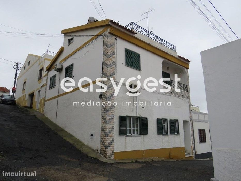 7-Bedroom Villa Well Located in the Town of Aljustrel