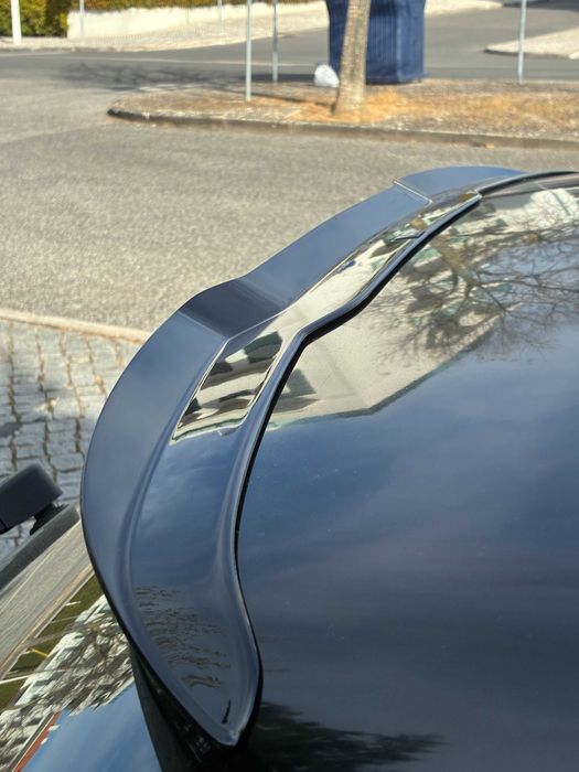 Volvo V40 R Design em estado impecável